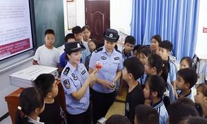 “靖边木兰”进校园 上好普法“第一课”
